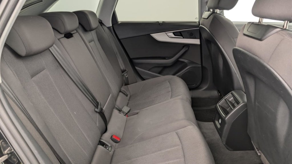 AUDI A4 Avant-35 TFSI 150 S tronic 7 Design – Image 11
