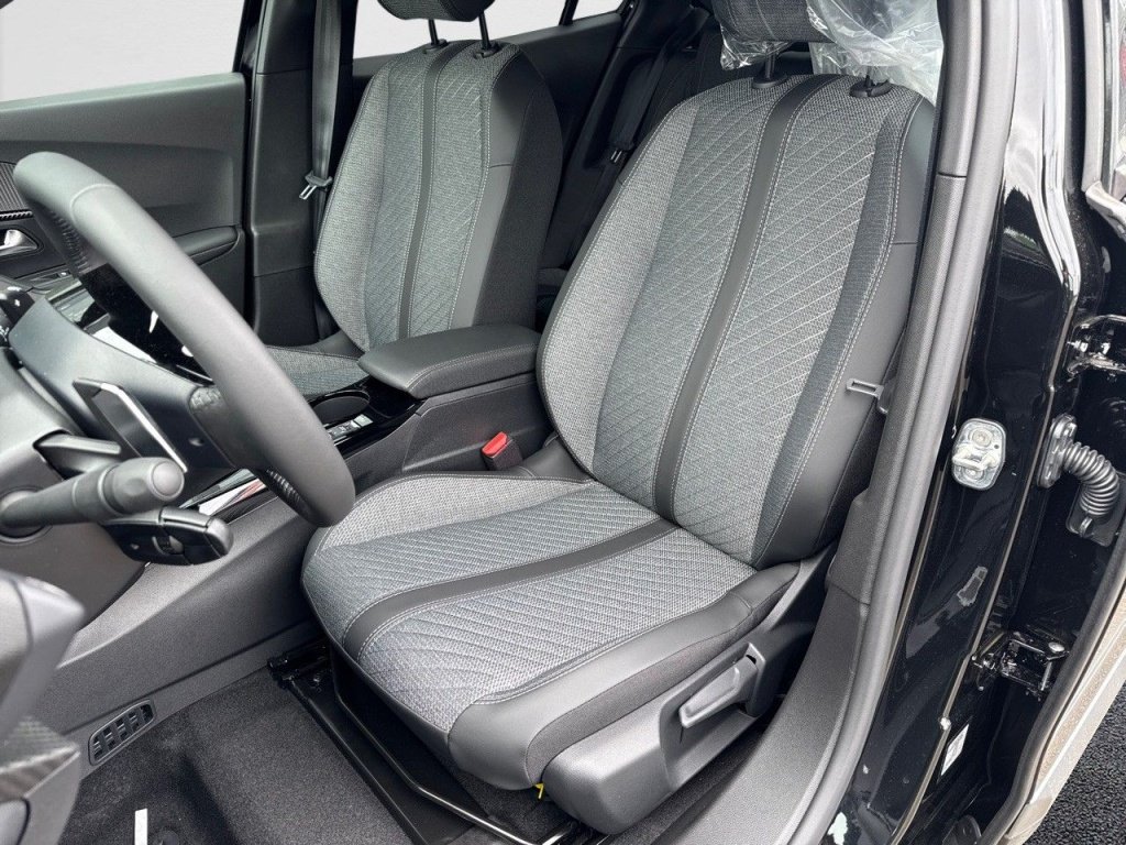 PEUGEOT 2008 – Image 7