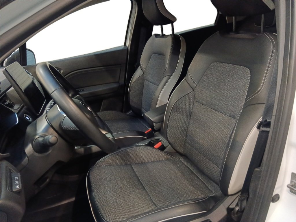 RENAULT Captur – Image 9