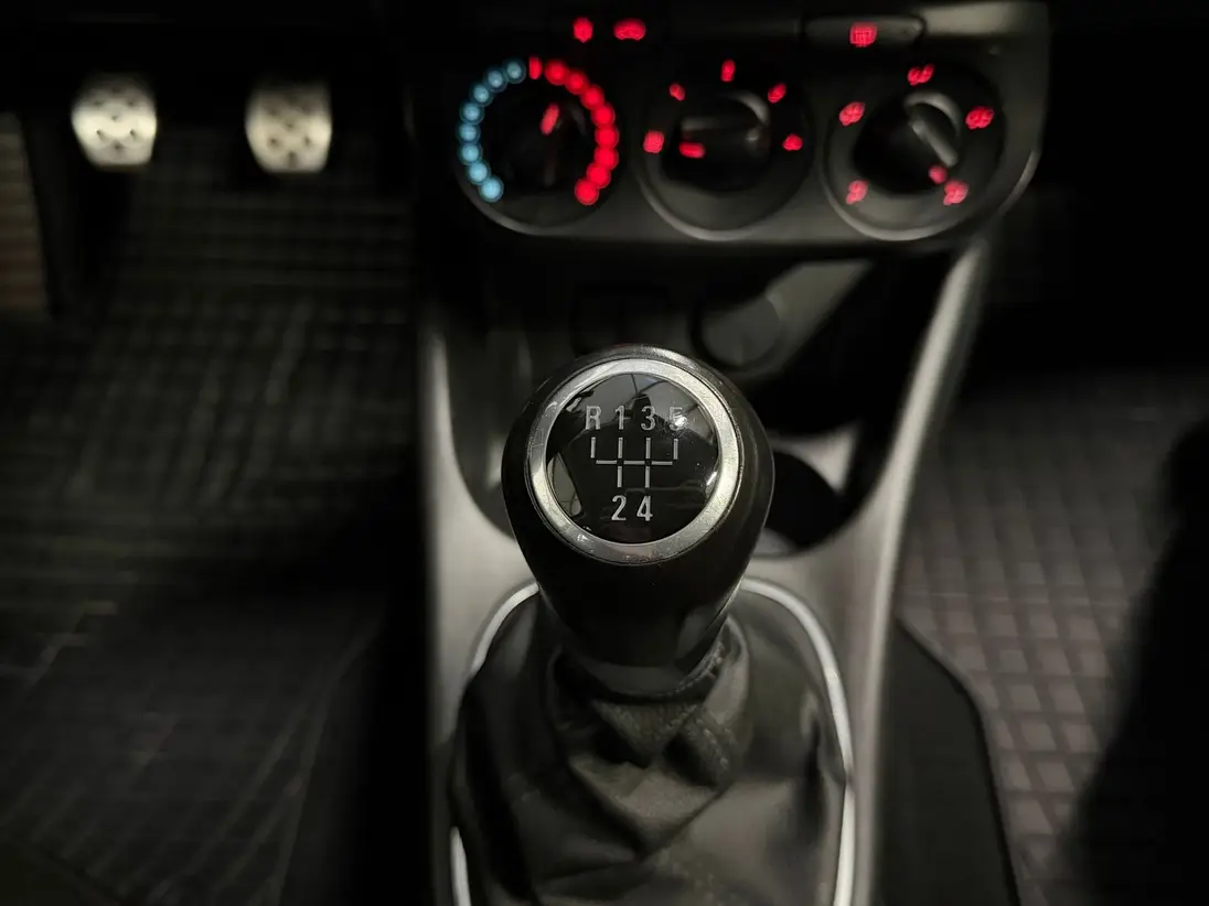 OPEL CORSA V – Image 7