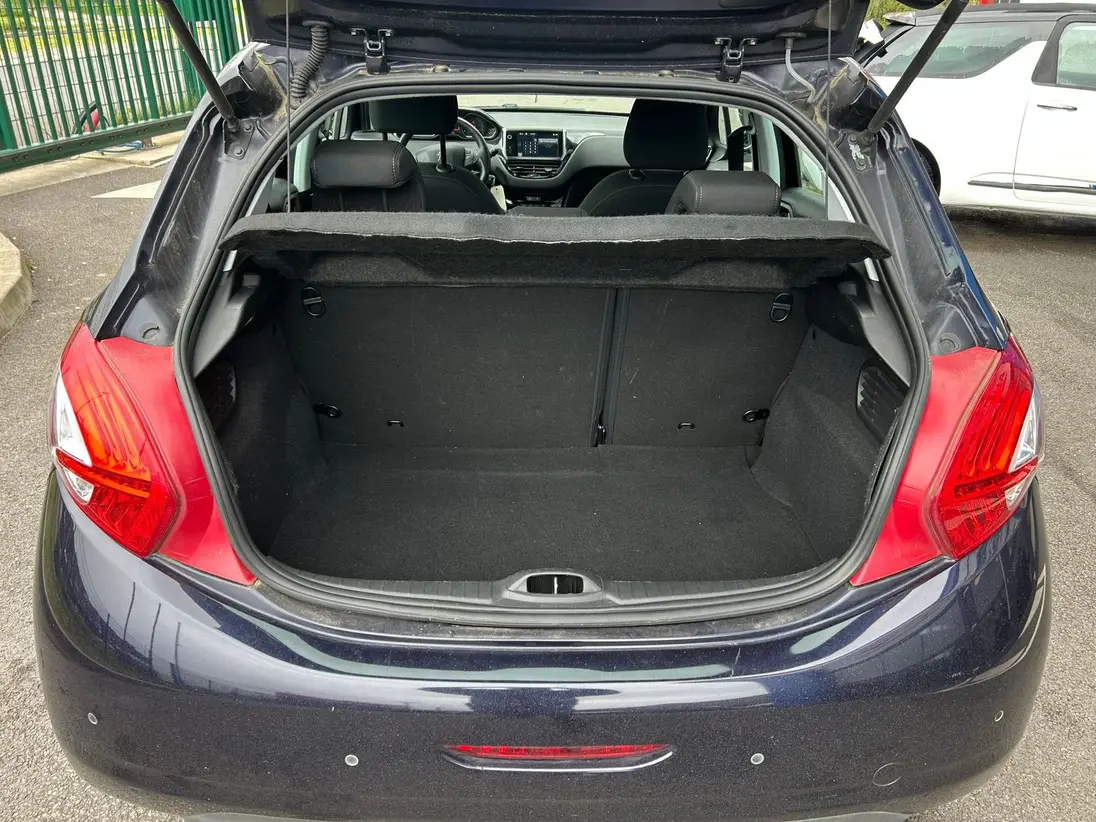 PEUGEOT 208 – Image 10